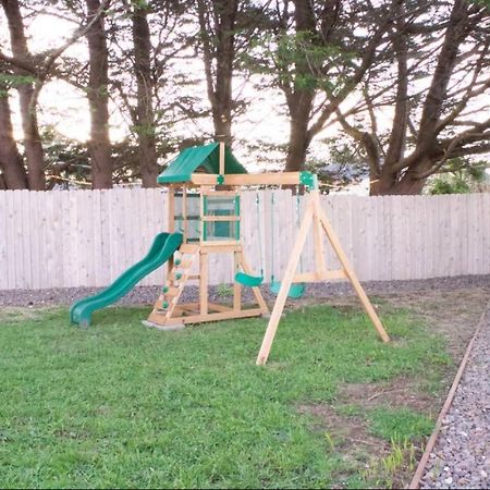 Private Home - Playground, Jumping Mat, Bbq, Darts, Firepit, Gazebo, 4 Smart Tvs, White Cotton Bedding, - The Redwood Cul-De Sac Beach Retreat Crescent City Exterior photo